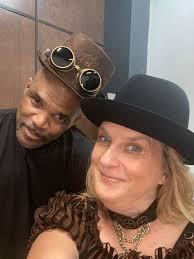 Karen FairchildMeyer (@intheroundgirl)