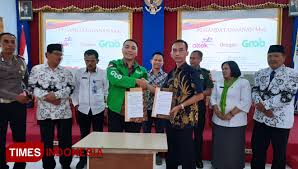 Maybe you would like to learn more about one of these? Grab Jalin Kerjasama Dengan Oltek Smk Pgri 2 Ponorogo Times Indonesia