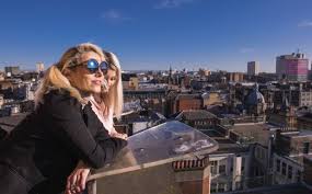With a population of about 625,000 (2018) in the city and 1,700,000 in the urban agglomeration (2018). Don T Miss The Summer In Glasgow Visitbritain