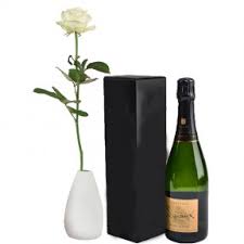 Send flowers and champagne to france. Online Romantic Flowers Delivery To France Buy Romantic Flowers