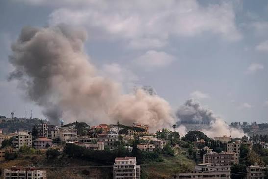 🚨 EE.UU. lanza segunda oleada de ataques contra Irán en una misma jornada 🔴 El Comando Central estadounidense (CENTCOM) confirmó este miércoles una nueva ronda de bombardeos contra capacidades militares iraníes en