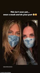 See more ideas about jennifer aniston, jennifer, jen aniston. Jennifer Aniston Posts Selfie With Courteney Cox To Urge Fans To Wear Masks After Controversy Fr24 News English