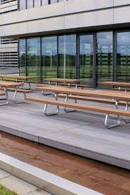 Omega Eine Bank Tisch Kombination Im Materialmix Von Azobe Holz Und Verzinktem Stahl Absolut Wetterfest Und Extrem Haltbar Gartenbank Holz Holzdesign Holz