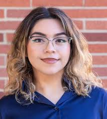 Lizette Enriquez's Instagram, Twitter & Facebook