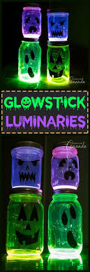 This Halloween Night Make Some Glowing Jack O Lantern Jars For Your Halloween Party Or To Line Your Sidewalk Make These Glowing Ghouls I Halloween Nacht Halloween Camping Und Halloween Glaser