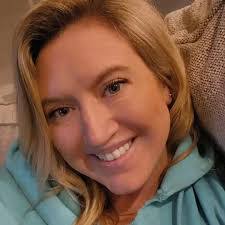 Gayle Crouch's Instagram, Twitter & Facebook