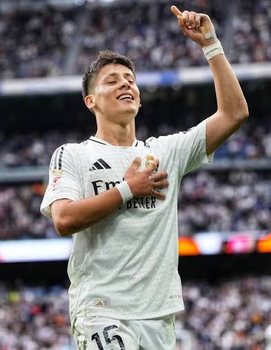 🚨🚨 𝐉𝐔𝐒𝐓 𝐈𝐍: José Mourinho is READY to unleash the FULL POTENTIAL of Arda Güler at Real Madrid! ⚪✨ 🇹🇷🔥 According to Diario AS, Mourinho sees Arda as a KEY PIECE of