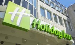 The a661 motorway is just 0.9 miles from the hotel, which is backed by woods. Holiday Inn Frankfurt Malerblatt Online