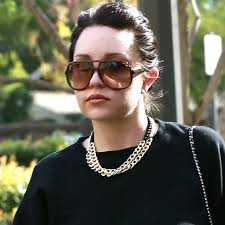 La vida de Amanda Bynes después de su paso por dos centros psiquiátricos:  nuevo 'podcast', nueva imagen y más independencia