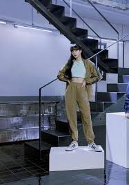 Finde deine adidas produkte in der kategorie: Blackpink Adidas Originals 2021 Celebmafia