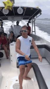 Khatam tata bye bye meme download anime memes getting viral on internet with anime meme templates. Aleteo Guaracha Gif Aleteo Guaracha Rumba Discover Share Gifs