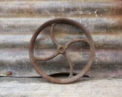 Vieux Antique Fer Industriel De Roue A Rayons Roue Metallique Ancienne Patine Rouille Machines Machine Age Ferme Equipement Antique Iron Old Antiques Antiques