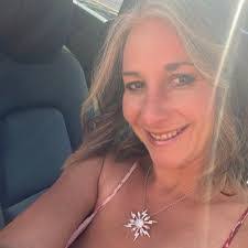 Beth Eisenberg's Instagram, Twitter & Facebook