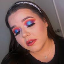 ✨ summer is over but I'm still glowing ✨ I can't believe Halloween is over!  Is there such thing as Christmas looks? 😂 hope you all had a fun and safe  Halloween! • • • •