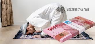 Seperti diketahui sholat dhuha sendiri memiliki keutamaan luar biasa, yang salah satunya dapat memperlancar pintu rezeki. Amalan Sholat Dhuha Khusus Untuk Rezeki Paling Cepat Ini Caranya