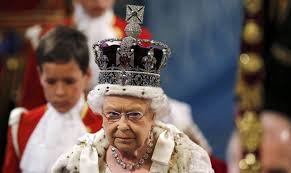 Domnia reginei elisabeta este denumită era elisabetană sau epoca de aur, fiind marcată de sporirea puterii angliei pe plan mondial. Blestemul Diamantului Pe Care Il PoartÄƒ Regina Elisabeta A Ii A Pe Cap