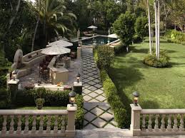 Designed with all the conveniences of an interior kitchen, these outdoor kitchen ideas provides ample space to prepare meals and likewise entertain, with added shelter options to ensure against increment weather. Small Outdoor Kitchen Ideas Pictures Tips From Hgtv Hgtv