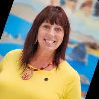 Deanne Hicks's Instagram, Twitter & Facebook