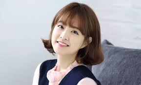 Wavy bangs are chic, but most of the time, hard to obtain and high maintenance. 15 Korean Actresses Who Slayed Their Short Hairstyles Annyeong Oppa