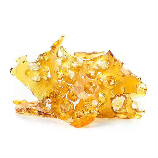 Concentrates shatter ambré translucide d'une pureté exceptionnelle disponible sur Achetercannabisfrance