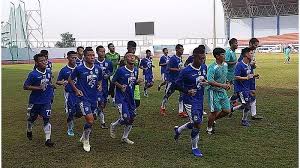 Four teams, persija, persib, arema, and persebaya, were distributed to separate groups to ensure they do not meet each other in order to mitigate security risks from travelling fans of these rivalling teams. Info Persib Hari Ini 2019
