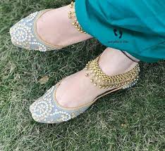 Jehri gall punjabi jutti vich oh hor kithe... | Indian shoes ...