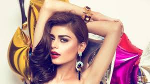 Sadaf Kanwal set to make her big screen debut with Osman Khalid Butt and  Ainy Jaffri