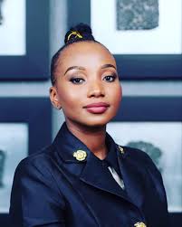 Debbie Khan's Instagram, Twitter & Facebook