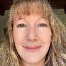 Andrea Blakeley's Instagram, Twitter & Facebook