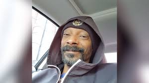 Snoop dogg is a west coast rapper who evolved under the tutelage of dr. Not Even Snoop Dogg Can Resist Let It Go From Disney S Frozen Video Abc News