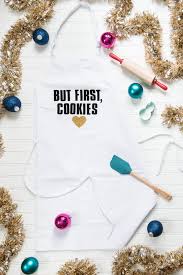 Give a gift that shows you're truly thankful to your host for opening their home, and trust that when it's your turn to host, they'll return the favor. Diy Graphic Cookie Aprons The Sweetest Occasion