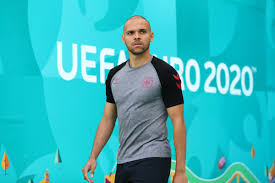Martin christensen braithwaite is a danish professional footballer who plays for spanish club fc barcelona and the denmark national team. Barca Universal On Twitter Martin Braithwaite Is Not Only A Millionaire He S A Multimillionaire Apart From The Massive Real Estate Company That He Owns Along His Uncle His Wife And Him Also