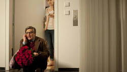 She is respected and feared by her employees. Drei In Einem Bett Film 2013 Moviepilot De