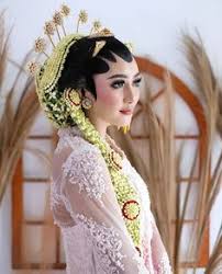 Bagi anda yang menginginkan konsep foto prewedding indoor muslim, mungkin ide ini bisa. 32 Ide Prewed Adat Sunda Pose Perkawinan Foto Perkawinan Pengantin