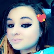 Leila Morton's Instagram, Twitter & Facebook