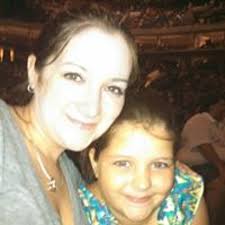 Shauna Spear's Instagram, Twitter & Facebook