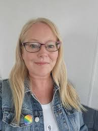 Can anyone recommend a place that would do personalised memorial cards  please?