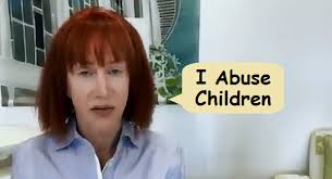 Résultat de recherche d'images pour "sarah palin child stands on dog"