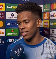 𝗘𝗦𝗧𝗘𝗩𝗔𝗢: “My idol in football? I can't name just one. Messi and  Neymar are the two best for me. Neymar because he's Brazilian, and Messi,  without a doubt, is a reference point