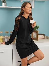 Je vous conseille de la porter avec un motif pied de poule, testé et approuvé ! Robe Sweat Shirt A Capuche Avec Dentelle Mode En Ligne Shein France