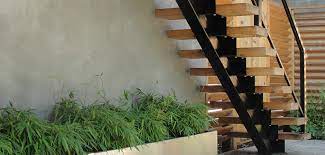 Minimalist home design doesn't have to be cold and all white! Montreal Outdoor Living Minimalist Pine Steps