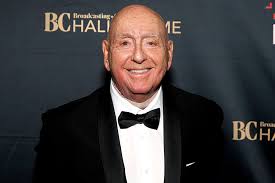 ESPN's Dick Vitale makes emotional return after fourth cancer battle