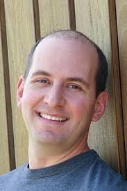 How to Take a Great Social Media Profile Picture in 4 Easy Steps