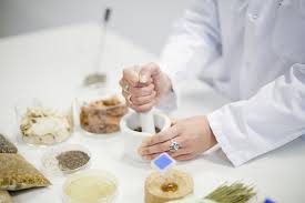 Oriflame are operating within the direct selling industry and was founded 1967 in sweden by the brothers jonas af jochnick, robert af jochnick and bengt hellsten. Oriflame Cosmetics From Lab To Bottle Passion For Beauty And Science