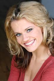 Heidi Burns's Instagram, Twitter & Facebook