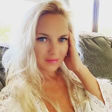 Lana Daniel's Instagram, Twitter & Facebook