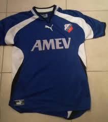 Fc groningen werd vanaf 1971 de profclub voor de gehele stad, met een fantasieloos tenue in de stadskleuren groen en wit als opvolger van het traditionele blauwe shirt met witte broek. Fc Utrecht Weg Fussball Trikots 2001 2002 Sponsored By Amev