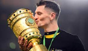 Was er zu sagen hatte, seht ihr hier. Bvb Thomas Meunier Von Borussia Dortmund Im Interview Das Profigeschaft Erschien Mir Vollkommen Unmoglich