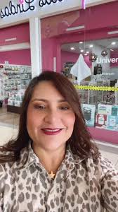 Te compartimos nuestro horario de Carnaval.🎭 ¡Ven por tus materiales y  papelitos favoritos! 💖 📍Visítanos en Altaplaza Mall, piso 1, al lado de  Starbucks. ⏰ Lunes a jueves de 11:00 a 8:00