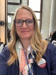 Kim Eckhart (@eckhartkim)